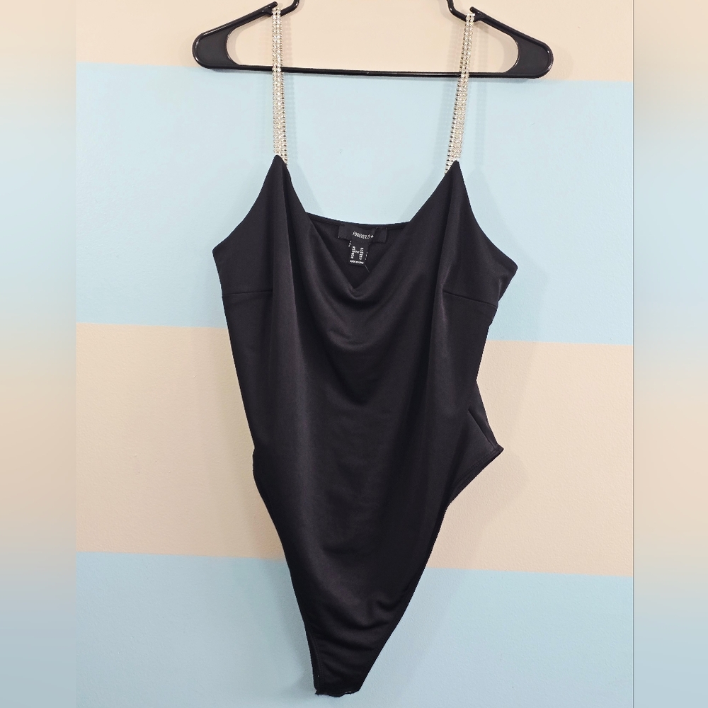 NWOT Forever 21+ Plus Size Black Scoop Neck Bodysuit - Picture 2 of 6